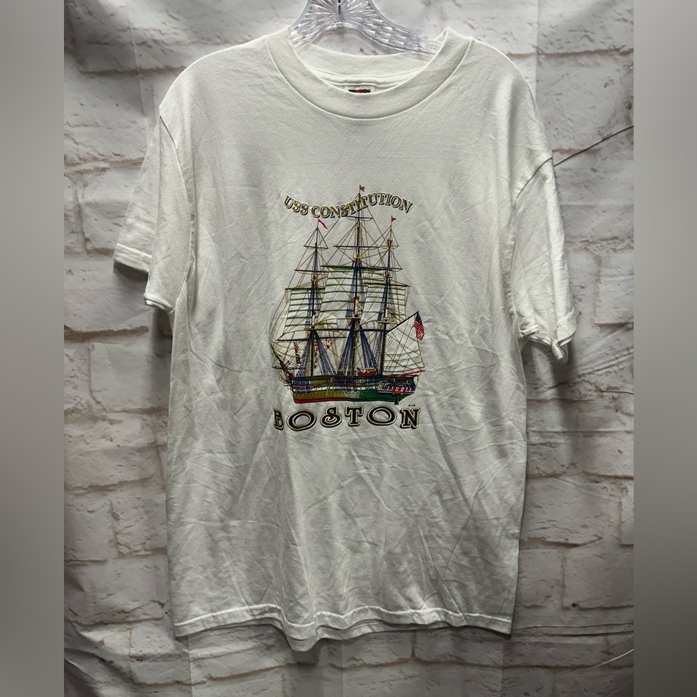 Vtg. Fruit‎ of the Loom USS constitution Boston tshirt size Large